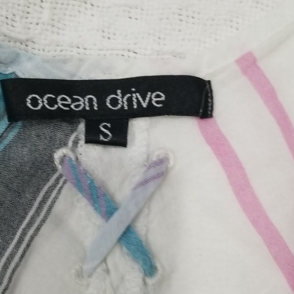 Top - Picture 2 of 4